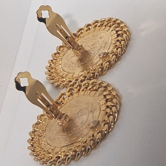 * Vintage Napoleon Coin & Rhinestones Gold Tone Clip On Earrings - Picture 3 of 4